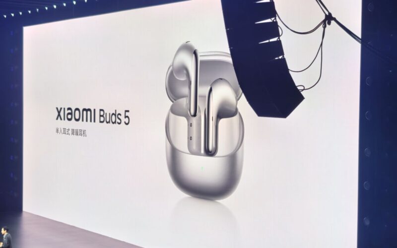 Xiaomi Buds 5、手環 9 及開放式耳機與 Xiaomi Mix Flip 同步登場!